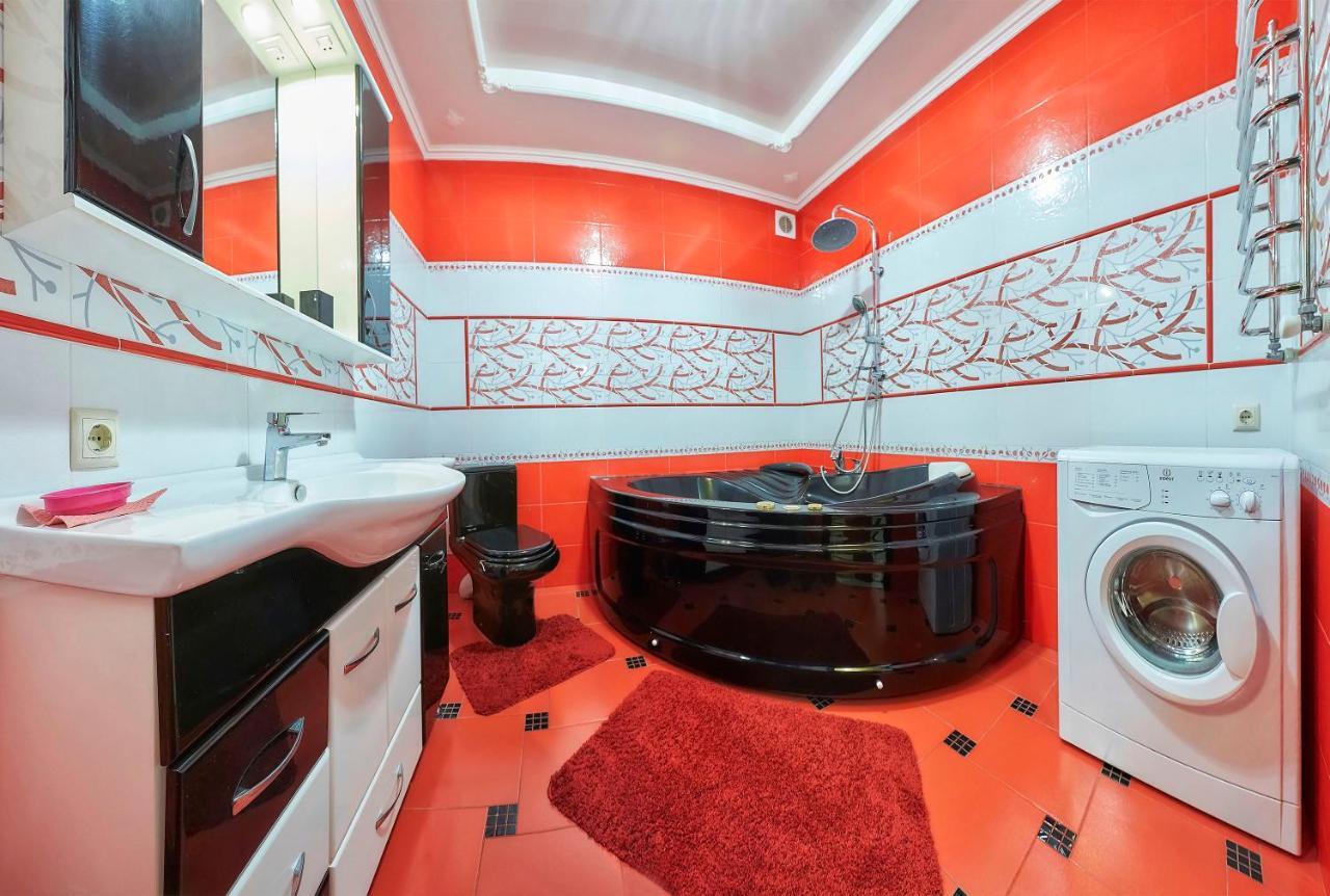 Luxury Apartments Truskavets Bagian luar foto